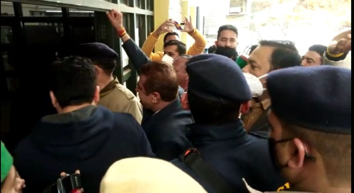 Ex-MLA Ram Kumar Chaudhary annoyed with DC for not taking action against MC chairman Baddi