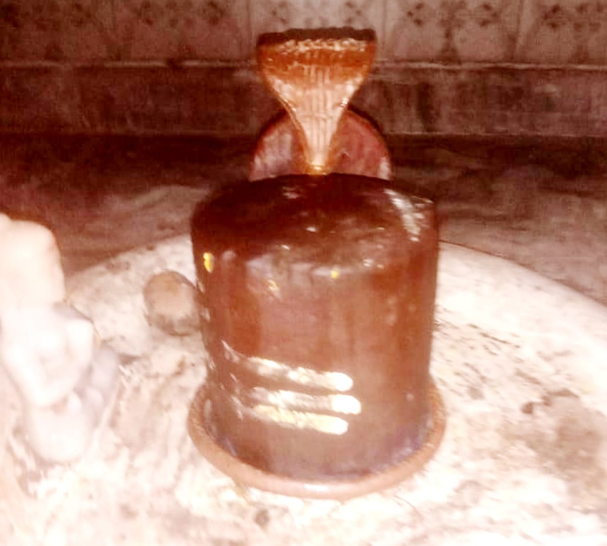 Eight eyelids supernatural Shivling in Khatta Prahladpur