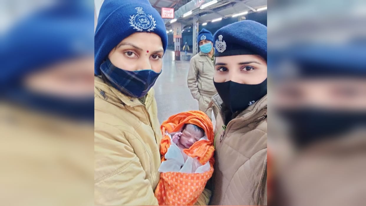 Delivery of woman passenger of Lucknow-Barauni Express