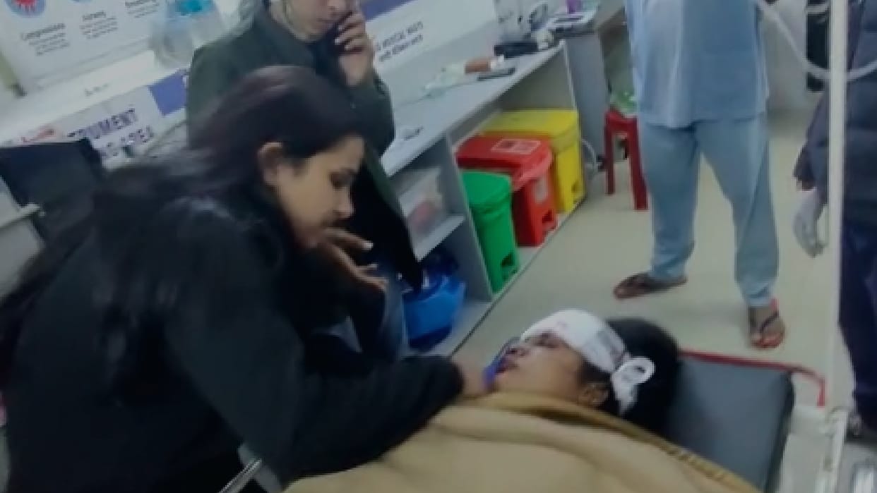 Hit and run case in Bhopal: Two female constables returning after watching a film were dragged by a car for 200 meters, one in critical condition