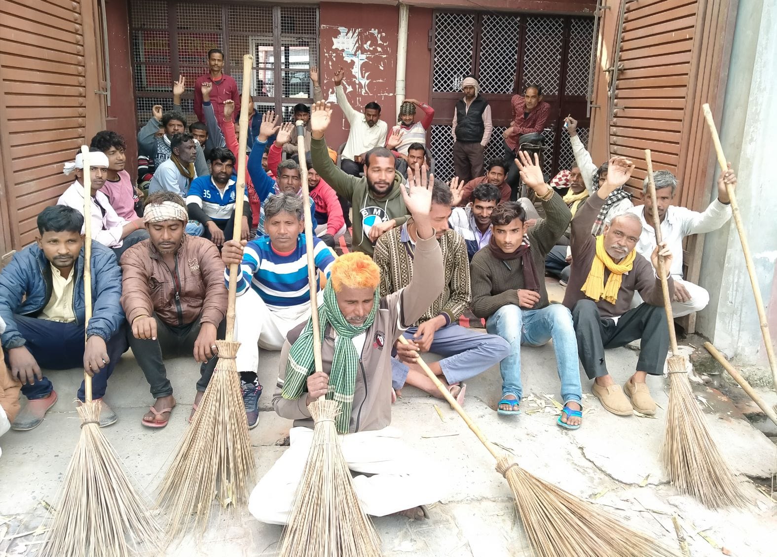 Safai Karamcharis on strike demanding salary