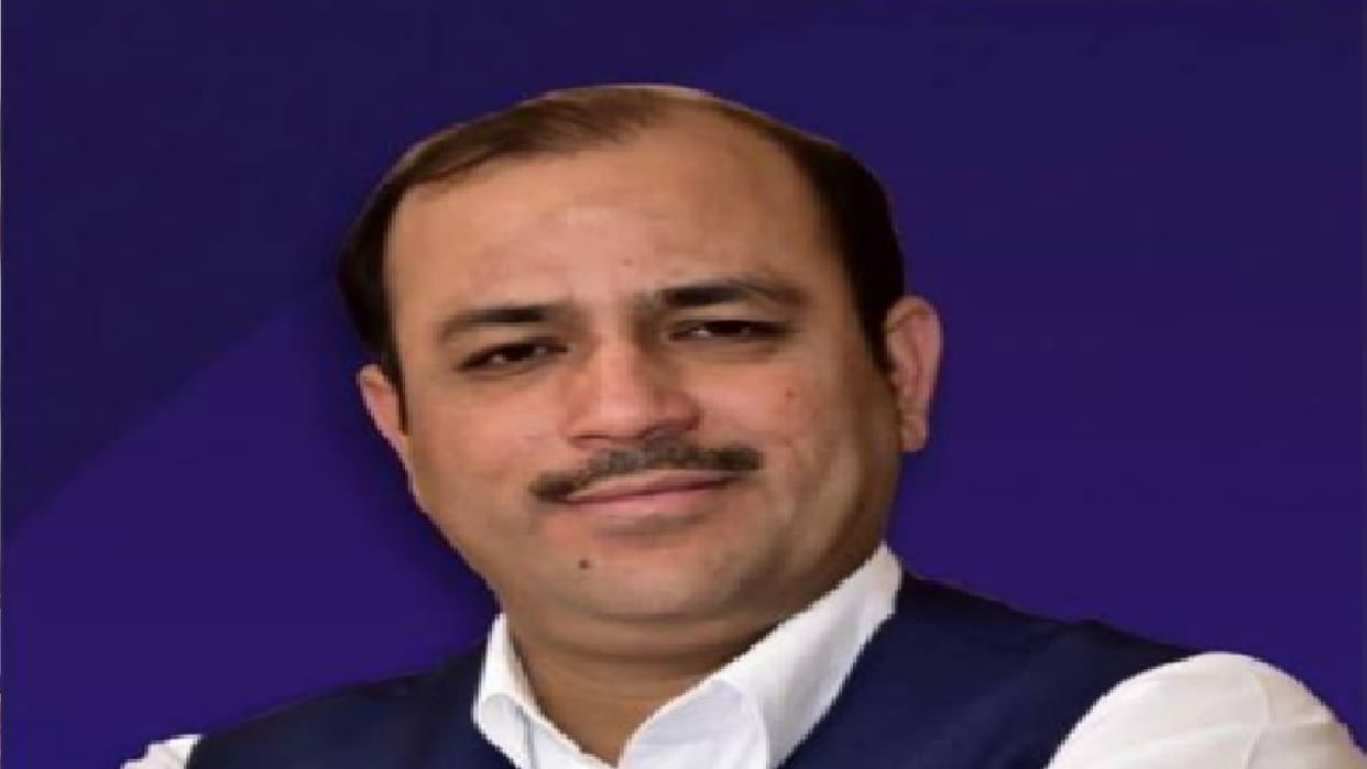MP Danish Ali car hit by truck In Amroha