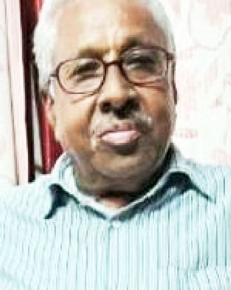 The cloth merchant died by coming under the wheel of a trolley laden with sugarcane