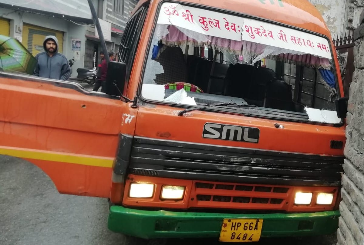 private bus accident in kullu bhuntar himachal pradesh
