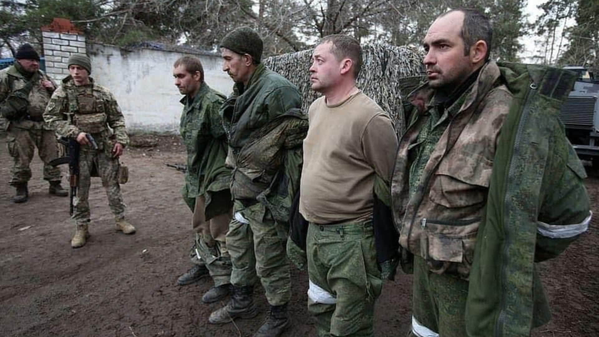 Russia attack on Ukraine continues missiles were also fired at residential buildings and people picked up rifles