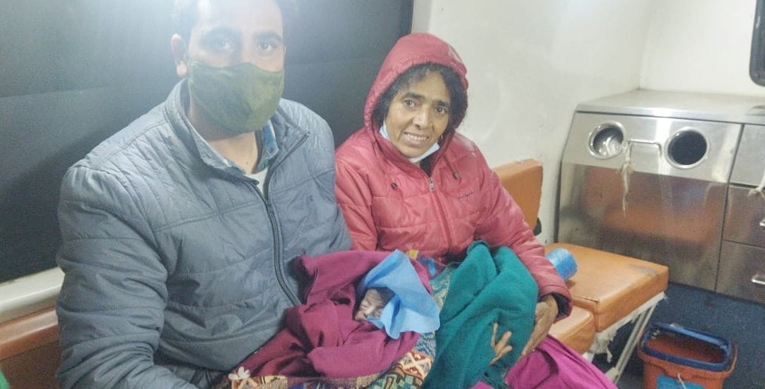 Successful delivery of pregnant referred from hospital in ambulance
