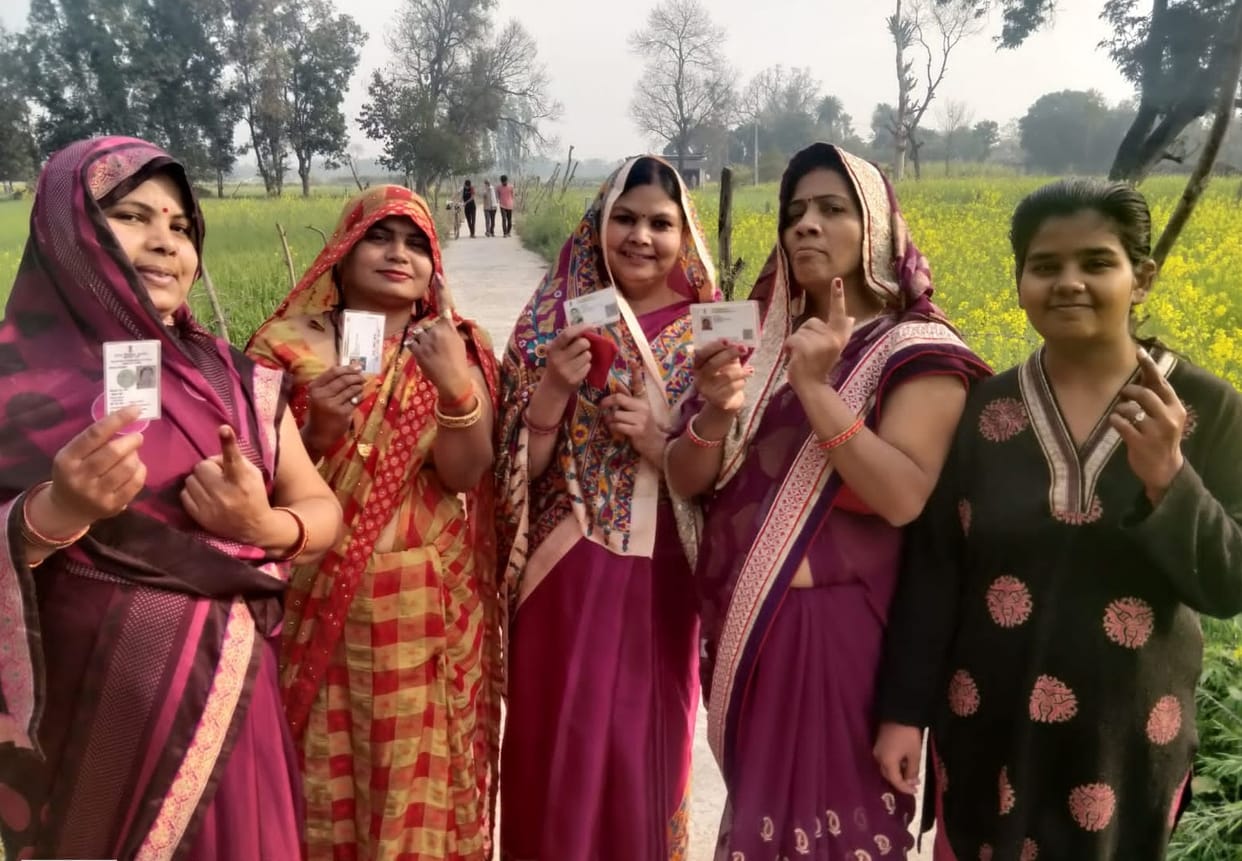 women,booth,polling