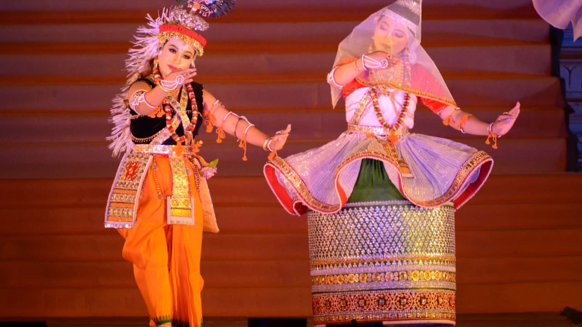 Chhatarpur: Khajuraho dance festival concludes, feet dance to the melodious tunes of music, Phagun and Basant on the stage