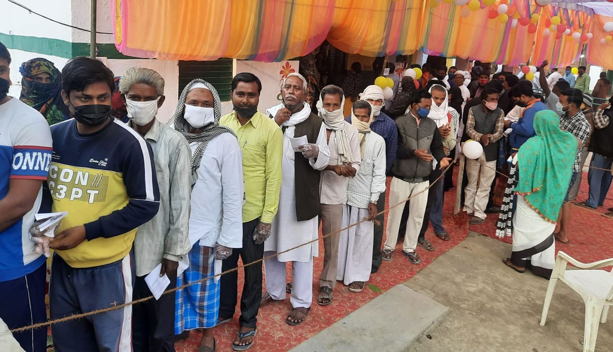 55.86 percent voter turnout in Amethi amid tussle