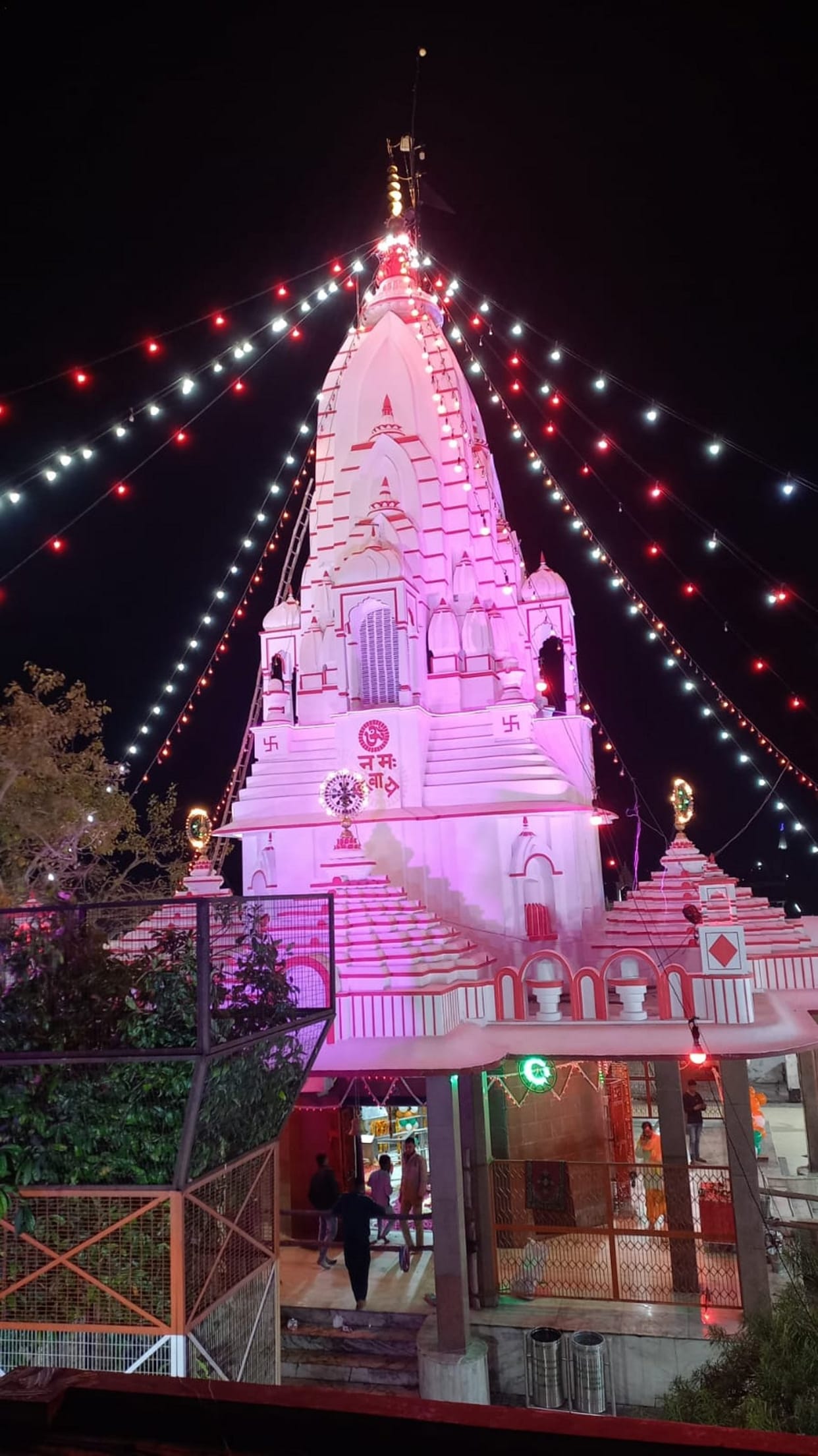 Adorned temple of Pura Mahadev, devotees started arriving