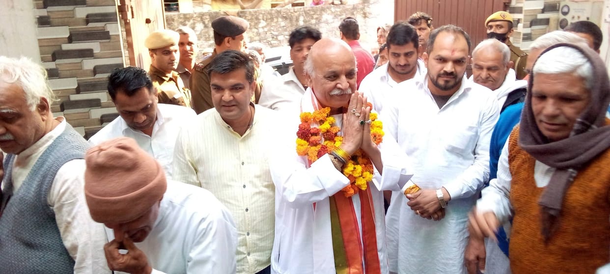 Central government should rescue all Indians from Ukraine at its own expense: Pravin Togadia