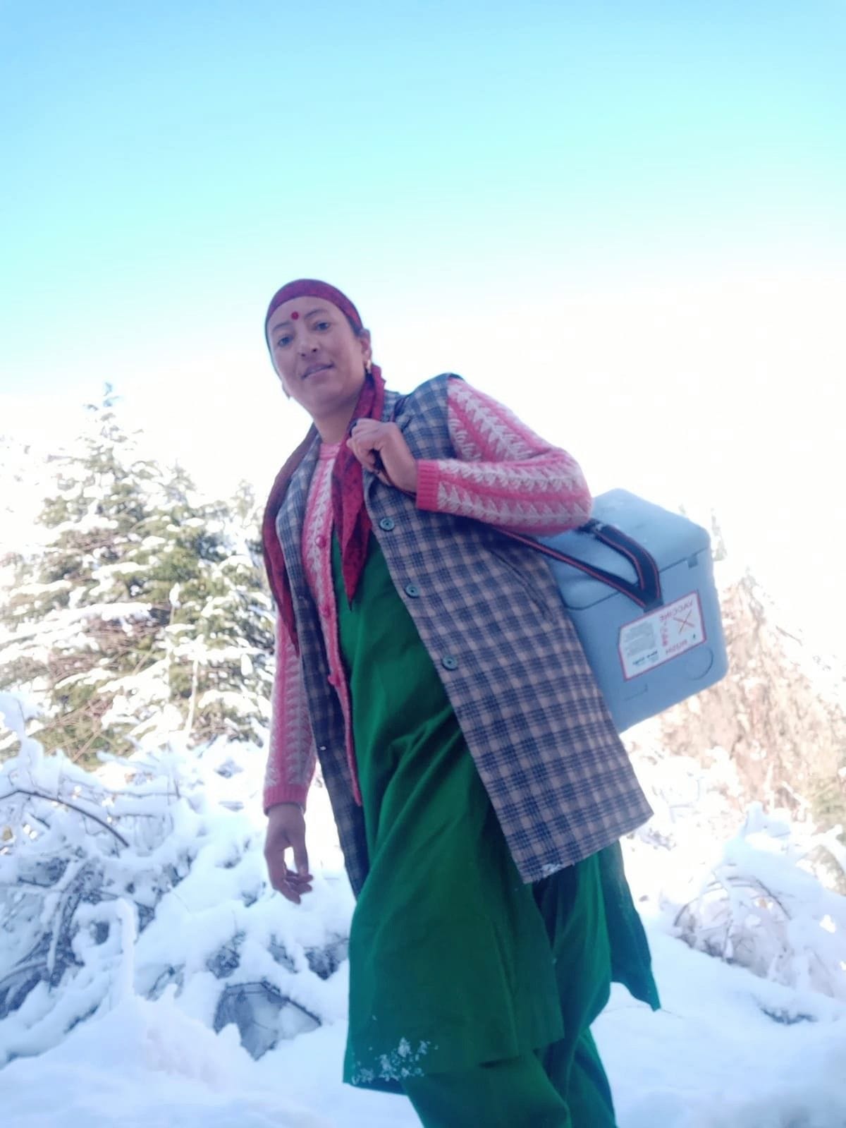 polio vaccination in snow