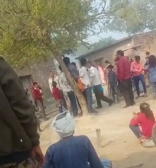 Dabangs tied to a tree and beat three people in budaun