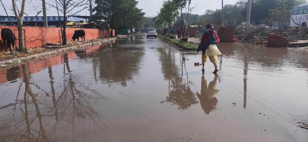 Waterlogging due to rain, water filled in Vikas Nagar, vegetable market