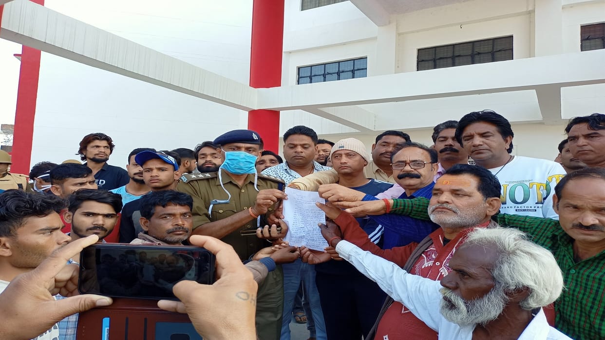Lalitpur: Devi's idol damaged in Jakhlaun area tension spread in the area