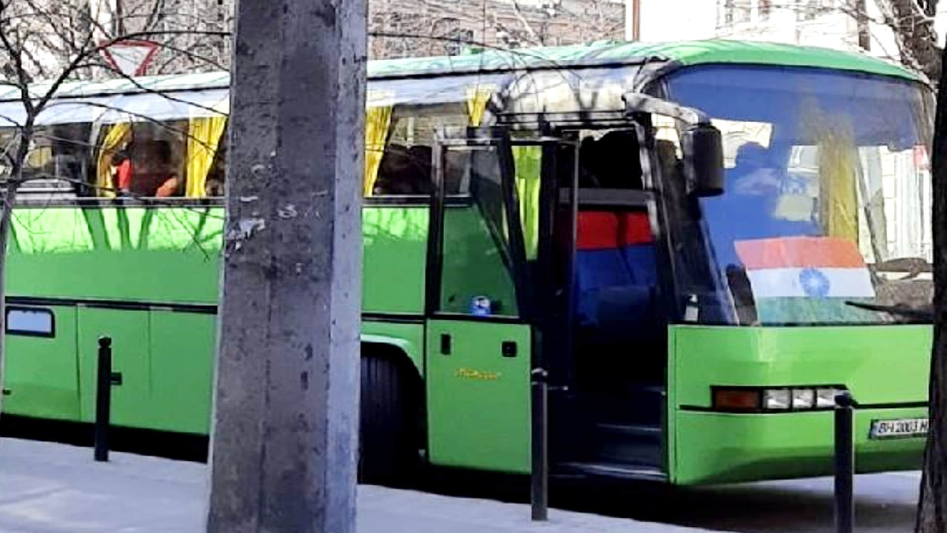 Russian soldiers helped Indian students by seeing the tricolor of Indian national flag