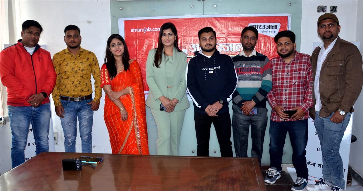 Social media influencer draws success line