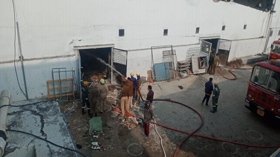 Fire broke out in shoe factory warehouse near highway in Sikandra agra