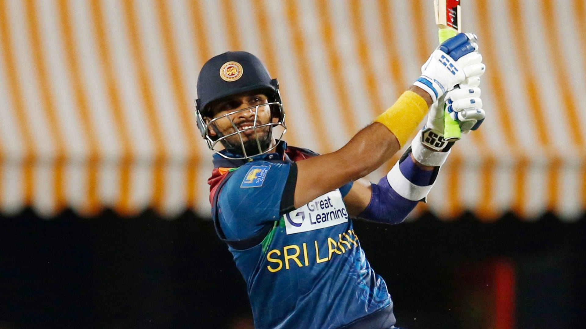 IND vs SL 2nd T20 Photo Story: Rohit Sharma offered coffee to cameraman commentator; binura fernando catch| sanju samson ravindra jadeja shreyas iyer