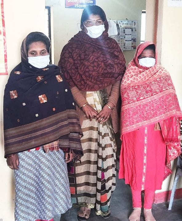 Two girls who cheated on the pretext of marriage, one woman arrested