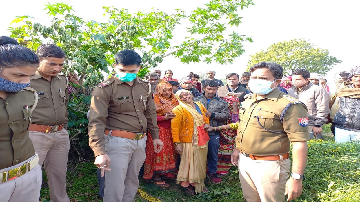 Aligarh: Murder of newly married woman who came to her maternal home in Atrauli dead body found in the field