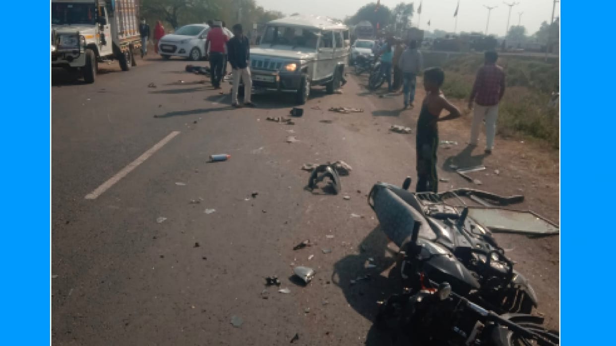 Traumatic accident in Dhar: Bolero vehicle overturned while hitting the bike, two killed, four injured