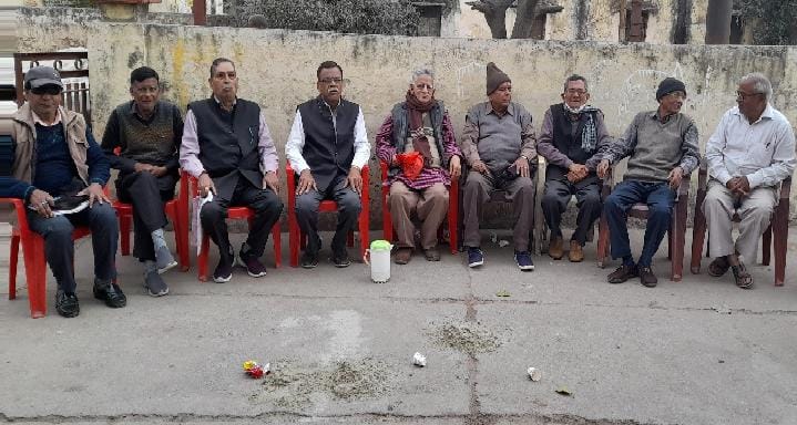Neglected behavior of railway administration towards retired personnel: Sharad