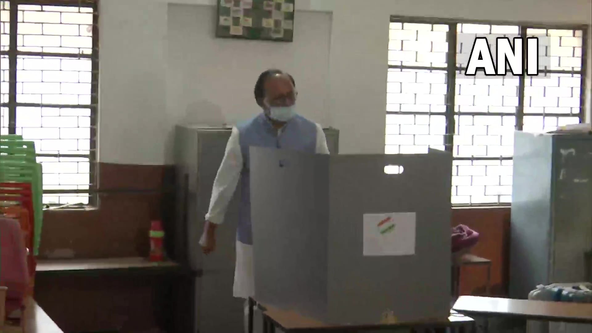UP Chunav 2022 5th phase voting continues prominent leaders keshav prasad maurya rita bahuguna joshi  cast their vote