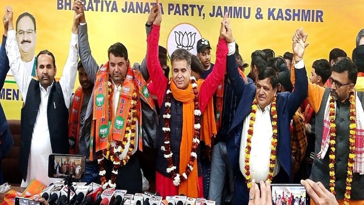 senior Congress leader Ghulam Nabi Azad nephew joins BJP