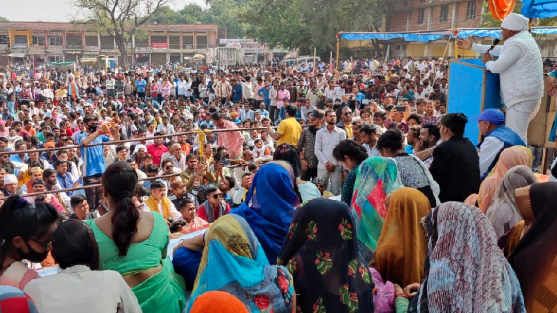 Chhatarpur: Demonstration of OBC society in Chhatarpur, protest against registration of rape case against Baba, MP-MLA on target
