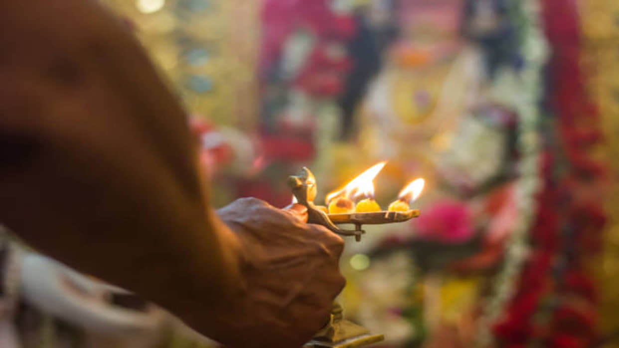 Brihaspati Dev Ki Aarti Lyrics in hindi Do this aarti of Brihaspati Dev every Thursday
