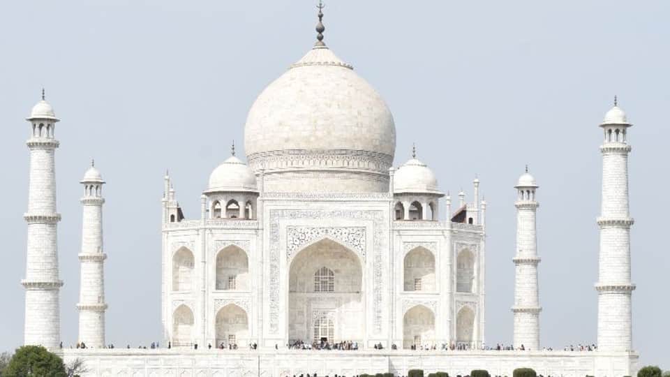Breach in the security of Taj Mahal on Monday