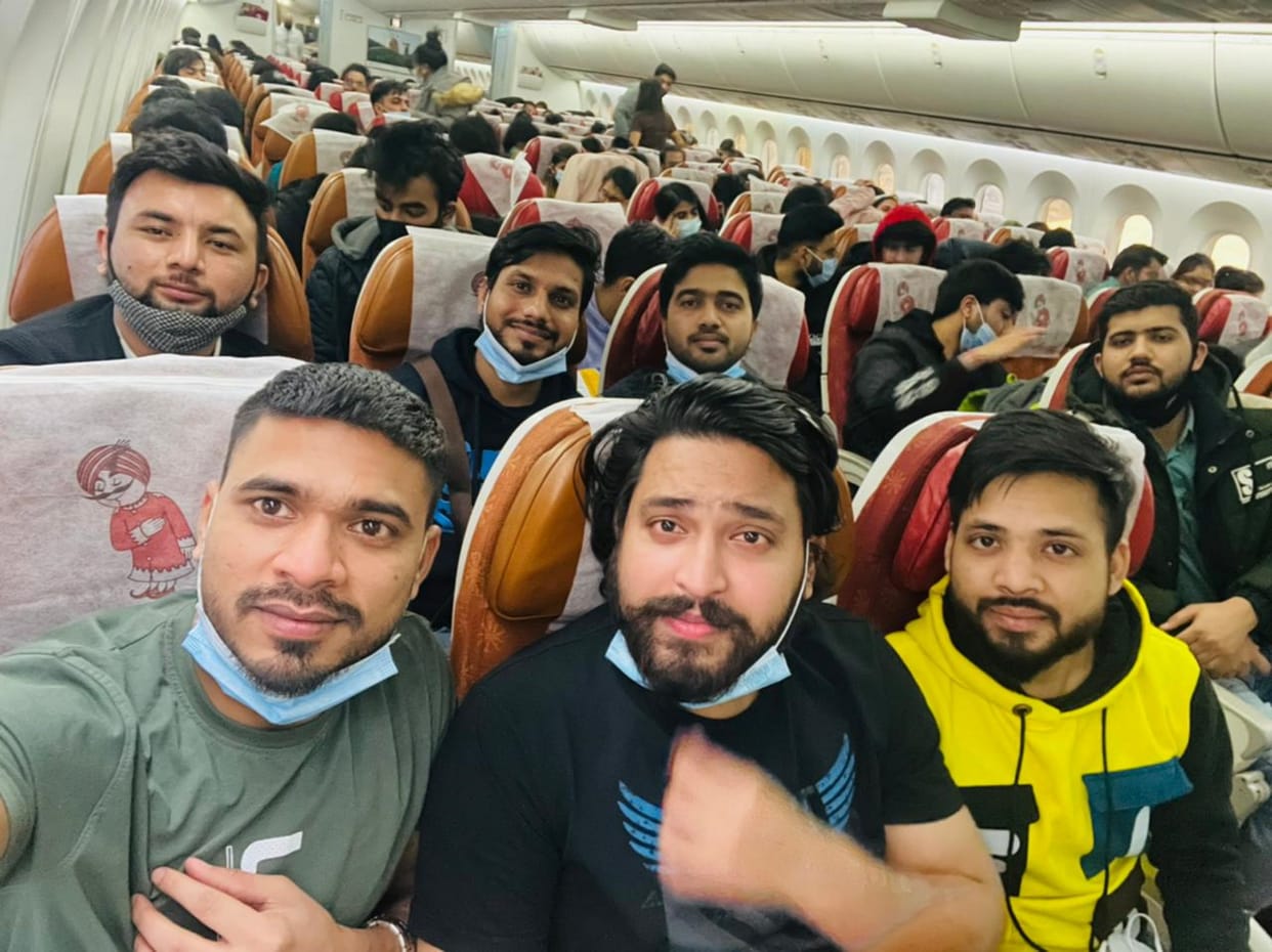 Ukraine Crisis: students Group from Romania left for India, tears of joy spilled as soon as they took off