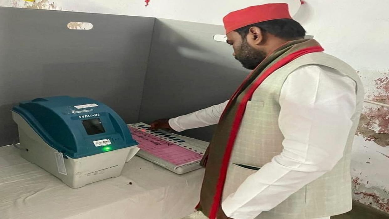 Six BLO nominated for distributing voter slips of candidate SP candidate Sandeep Yadav nominated for photographing EVM