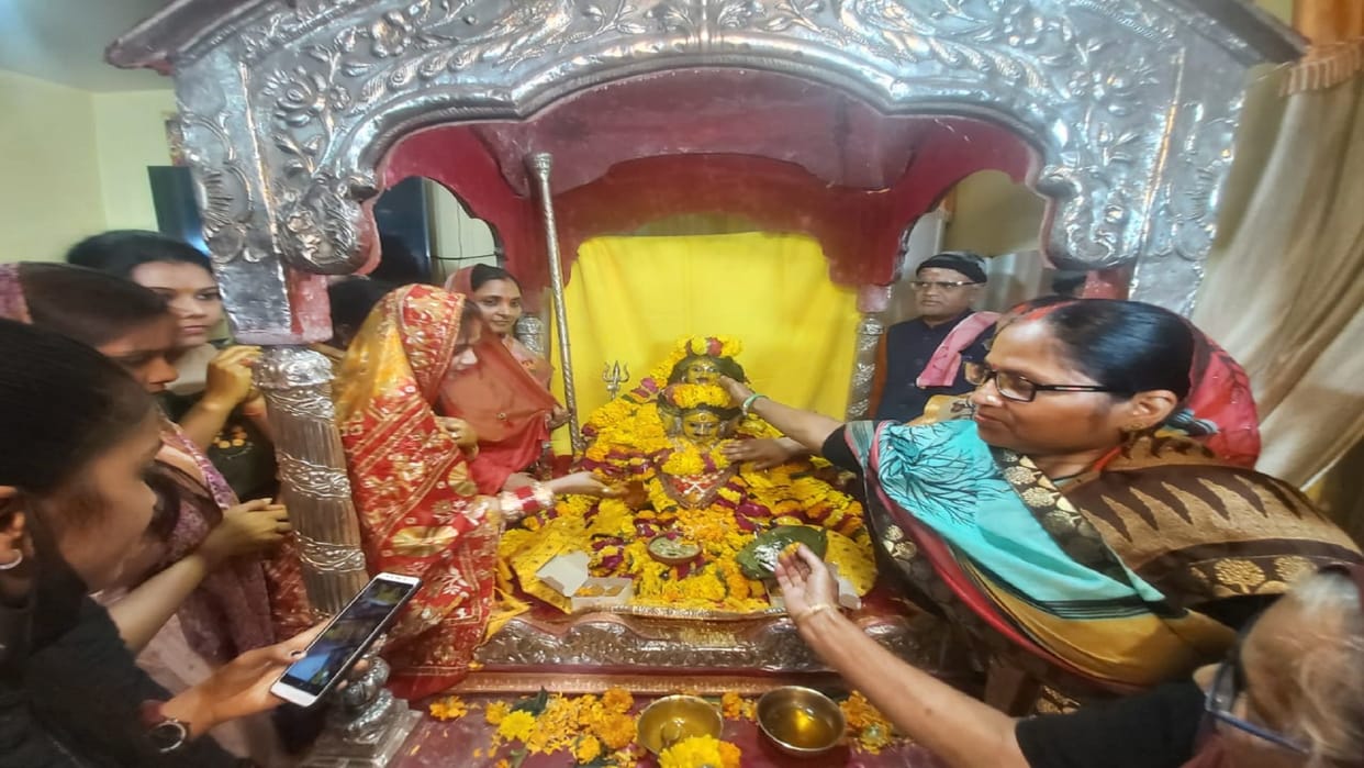Mahashivratri 2022 Turmeric given to Baba Kashi Vishwanath Shiv Barat will come out with pomp