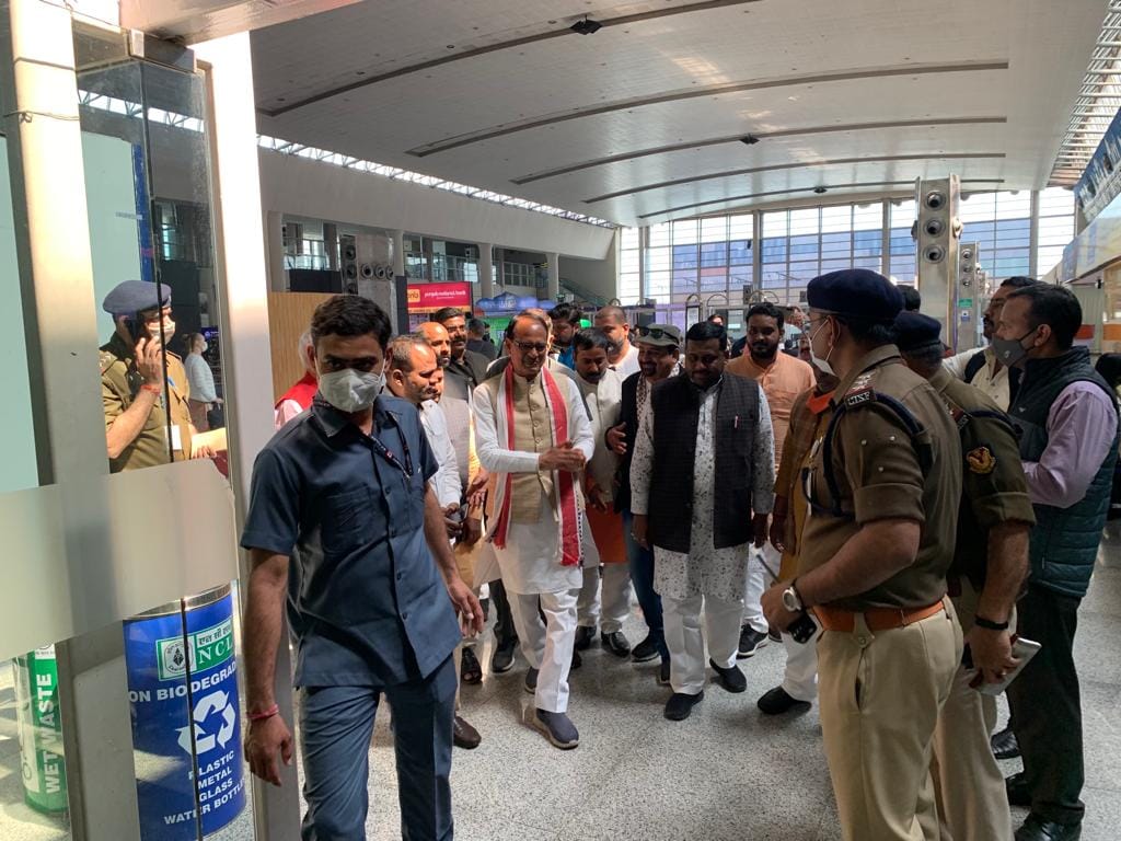 UP assembly election 2022 rally in purvanchal gathering of veteran Amit Shah and Shivraj Singh chauhan  and many leaders at Varanasi airport