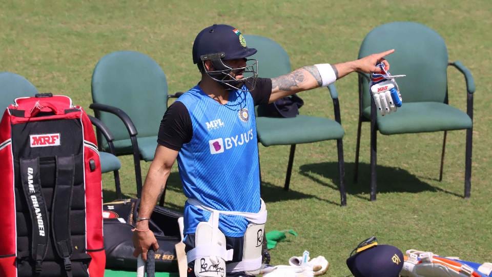 Virat Kohli disturb during practice due to shouting of fans in Mohali