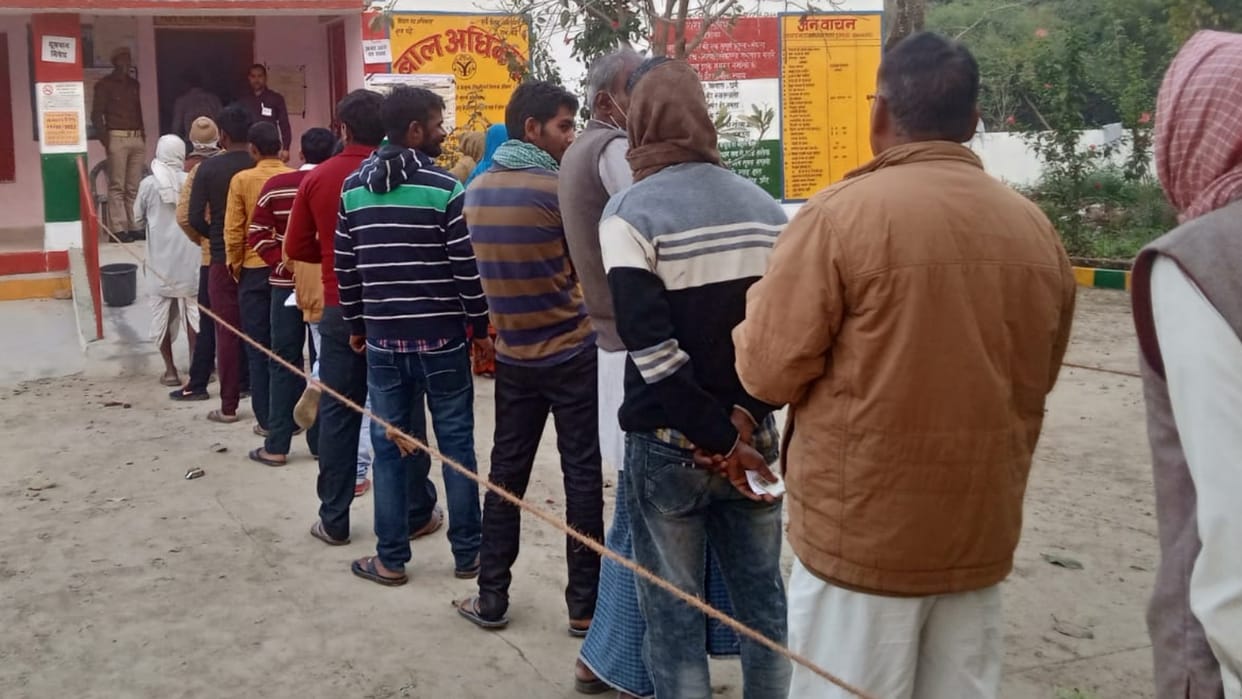 Clash on a polling booth in Barabanki.