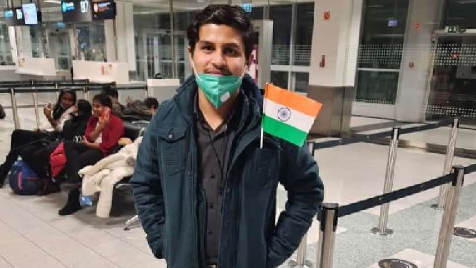 three agra students return from Ukraine and evacuation of 30 students soon from ukraine
