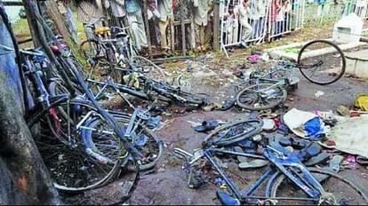 Malegaon Blast Trial: एक और गवाह अपने बयान से मुकरा, अब तक 35 गवाही से पीछे हटे 2008 Malegaon blast trial: Another witness turns hostile, 35 so far