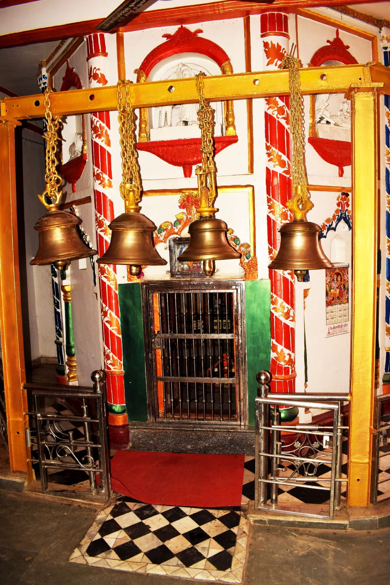 Devotees throng to get the blessings of Baba Vankhandi and Choksi Nath