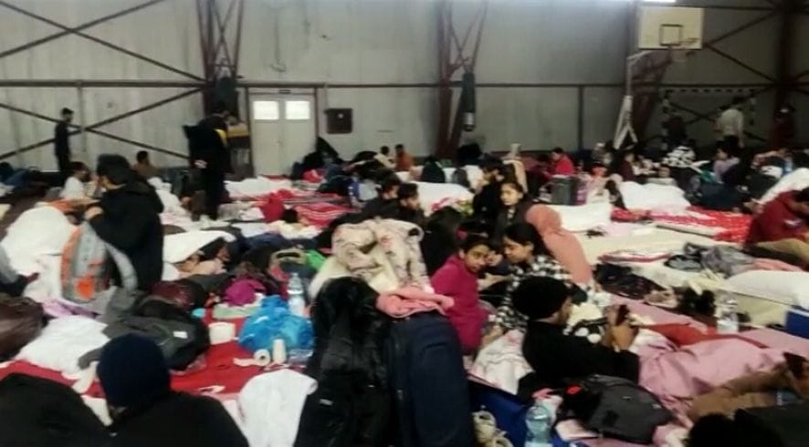Medical students reached Romania, some troubled at the border