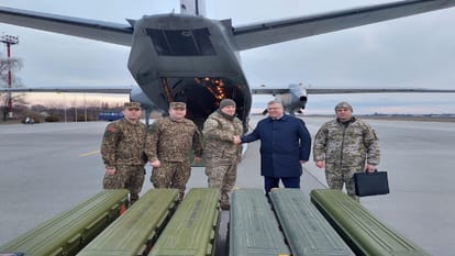 russia ukraine war latvia's parliament voted unanimously to allow its nationals to fight in ukraine if willing, Latvia is one of the closest ukrainian partners know about it