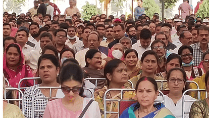 In Sehore, a strong national thinker Pushpendra Kulshrestha said, "Those who care about the nation should read the Gita"