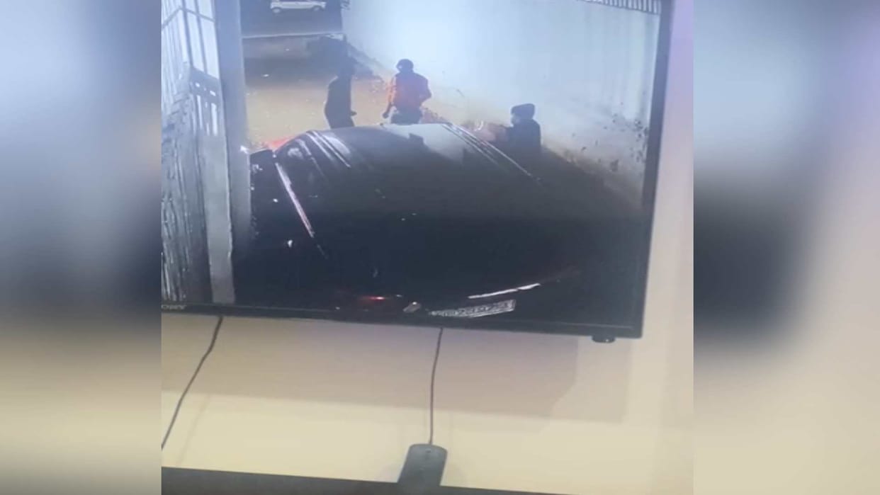 mischievous elements set fire to car parked outside the house in chama, incident caught on CCTV