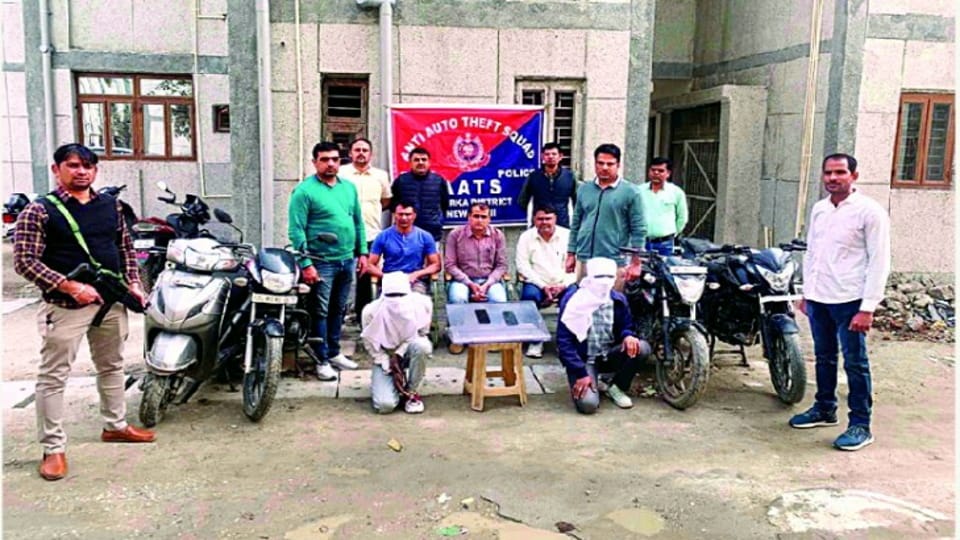 national level gold winner boxer arrested with partner for theft and snatching case in dwarka delhi