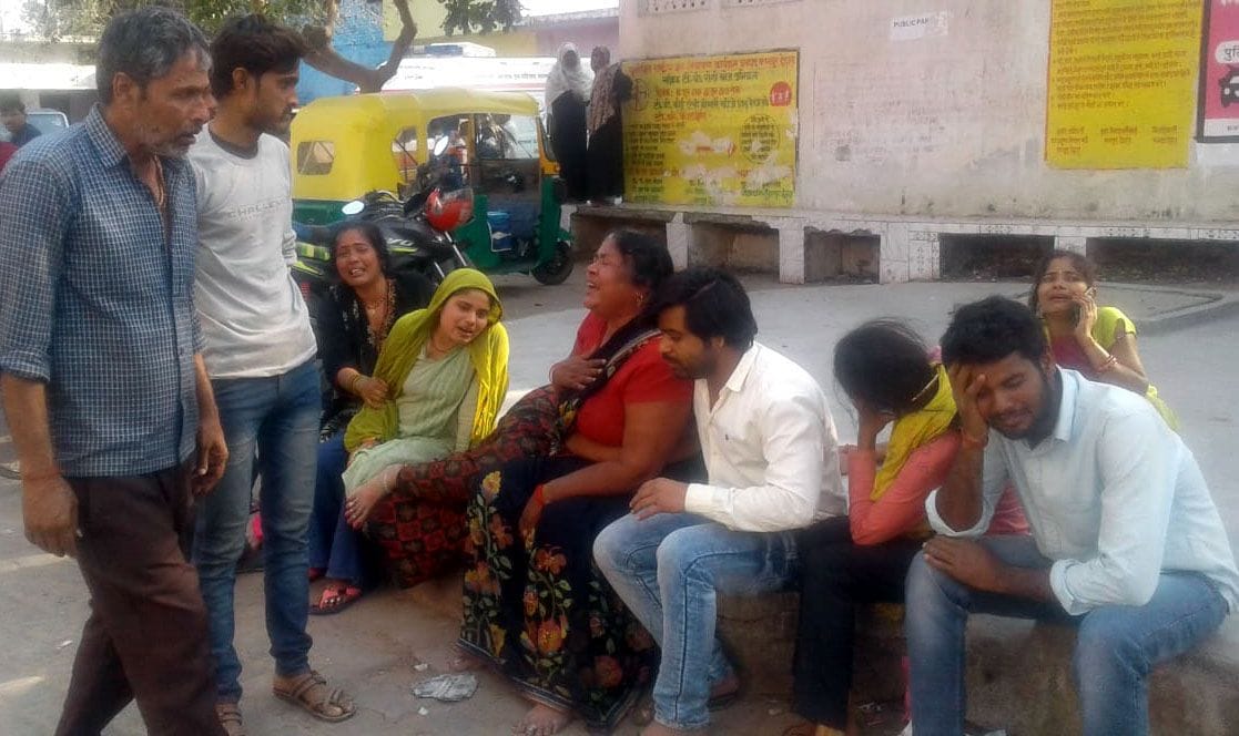 Kanpur Dehat : The dumper crushed the bike rider, did not wear a helmet