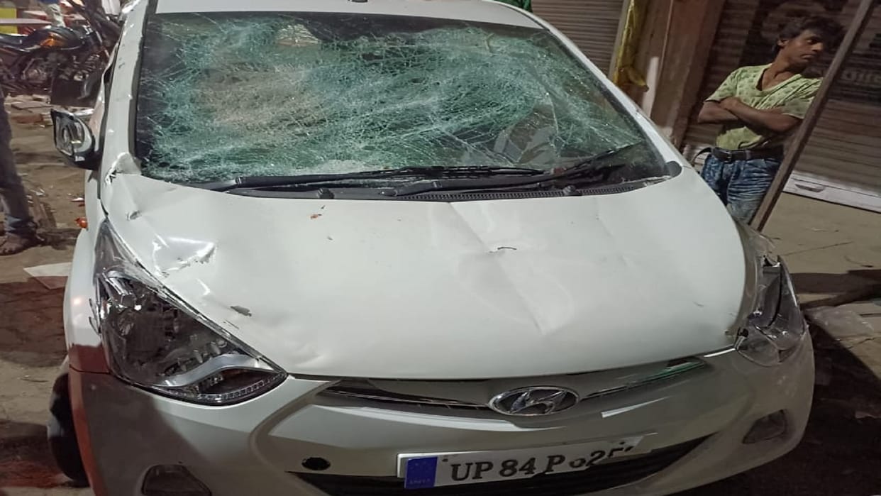 Kanwariyas ransacked car in Mainpuri And then beat up young man