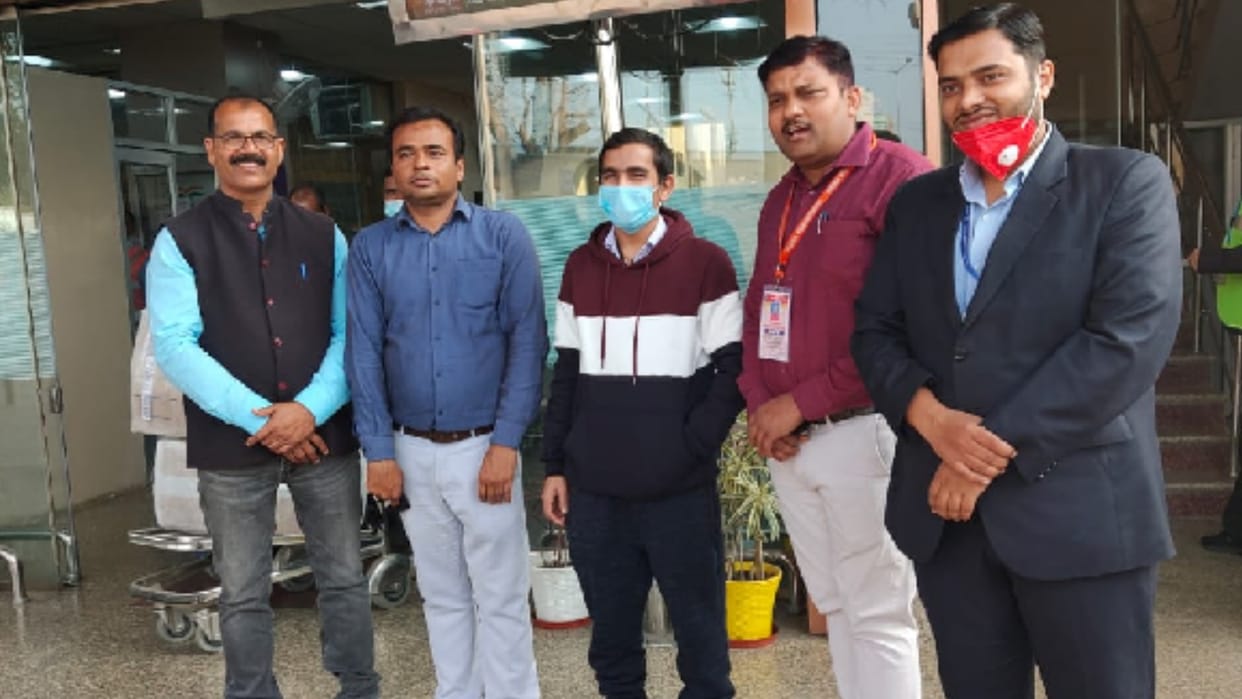 Anurag home coming trapped in Ukraine at Gorakhpur