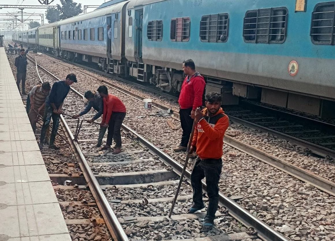 Tracks being checked by USMB machine, work to replace bad tracks continues